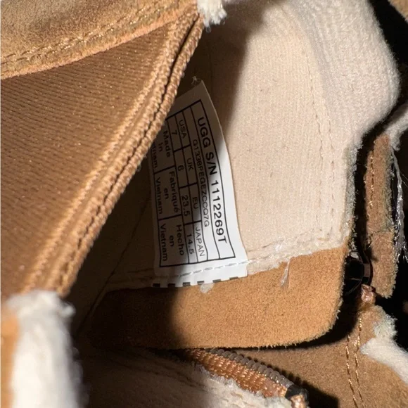 UGG Hamden II Toddler Suede Boot - Picture 7 of 8